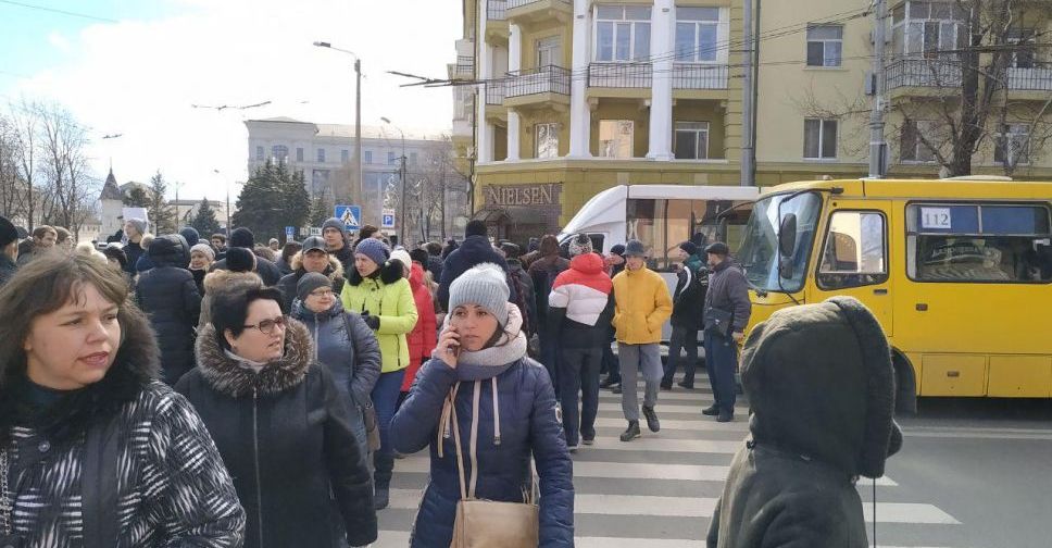 На организаторов митинга против подорожания проезда в Мариуполе составили протоколы
