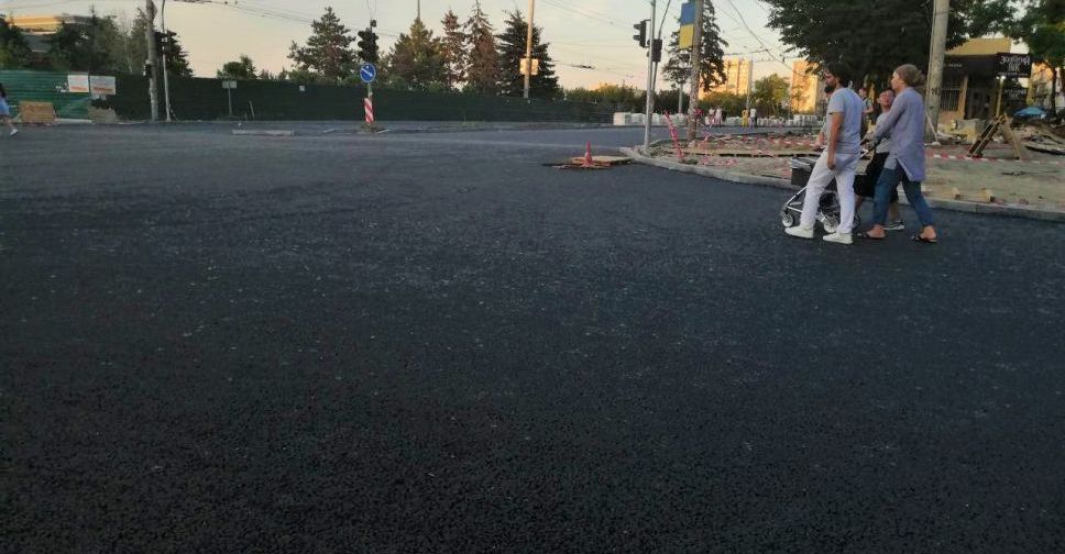 В Мариуполе открыли движение по центральному проспекту