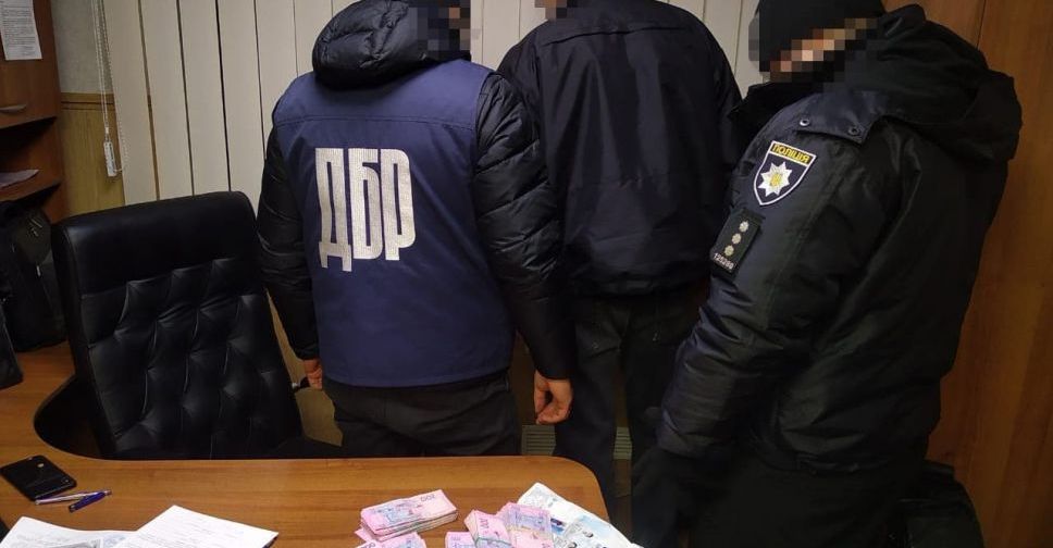 «Простить» смертельное ДТП за 140 тысяч: пойманного на взятке в Мариуполе экс-полицейского будут судить