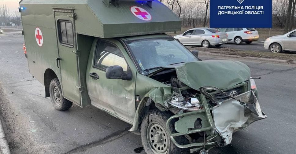 Движение на мариупольском перекрестке временно затруднено из-за ДТП (ДОПОЛНЕНО)