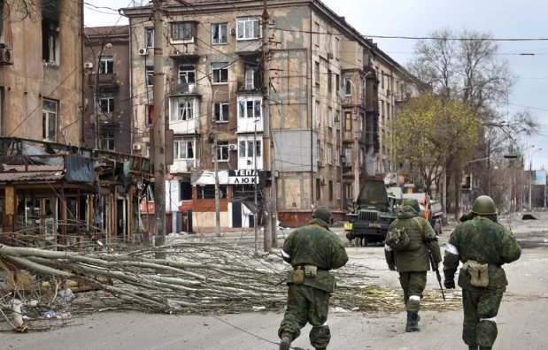 Пам’ятник освободітєлям у Маріуполі: як росіяни хочуть героїзувати своїх злочинців – подробиці скандалу