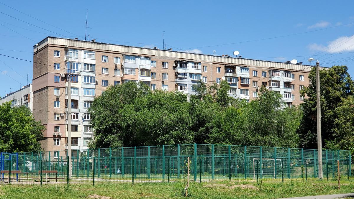 Шик для мародерів: в Донецьку продають квартири з килимами та кришталем колишніх власників