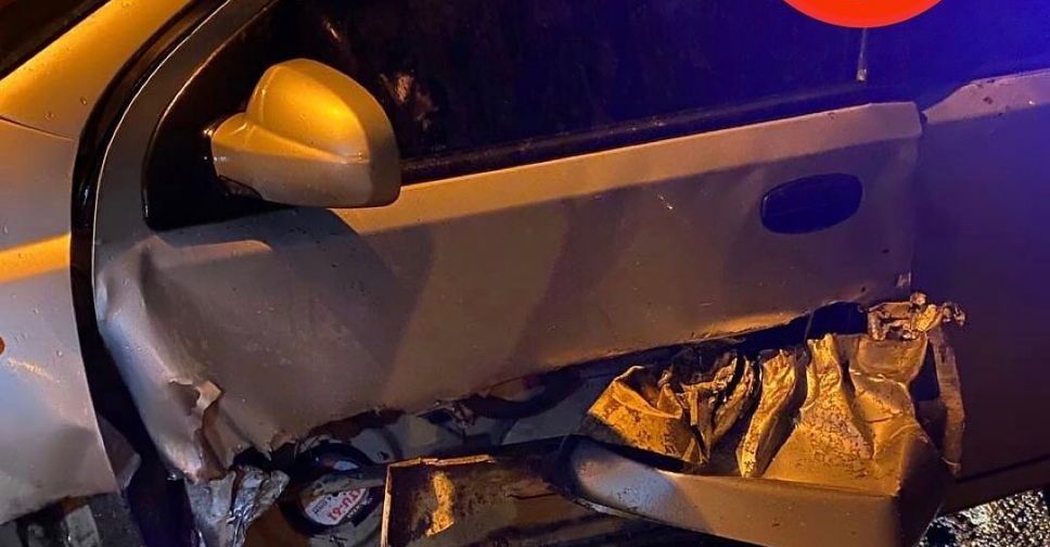 Водитель без прав врезался в отбойник в Мариуполе
