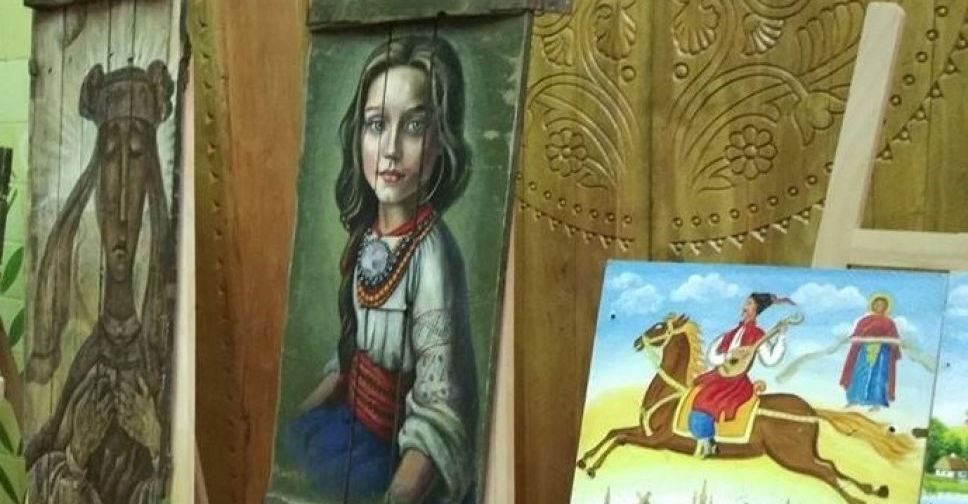 Вместо холста - оружие и ящики от снарядов: Мариуполь ждет уникальная выставка (ФОТО)