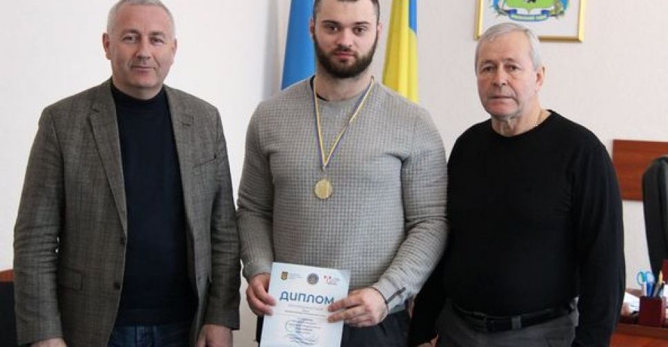 В Мариупольском районе появится секция по пауэрлифтингу