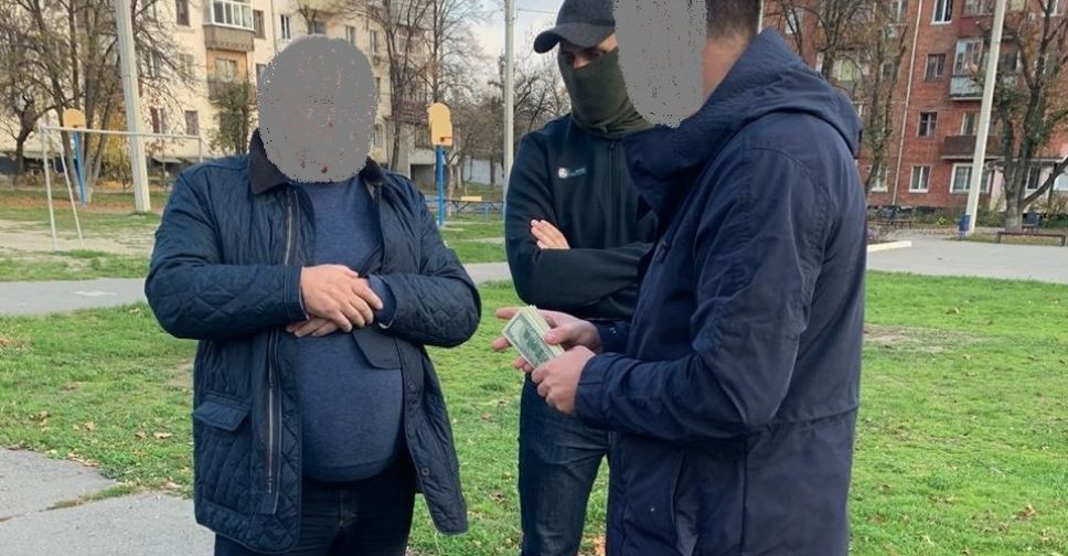 Чиновника Фонда госимущества по Донецкой и Луганской областям поймали на взятке (ФОТО)