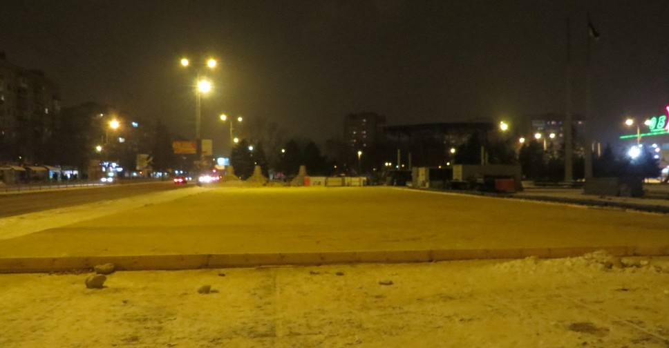 Мариупольцам на Новый год подарят каток (ФОТОФАКТ)
