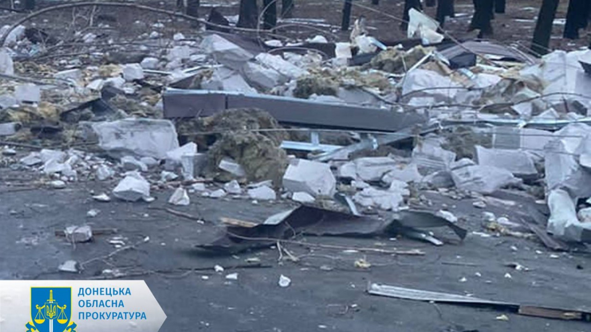 Обстріл Мирнограда – росіяни вбили чоловіка, який їхав на велосипеді з роботи