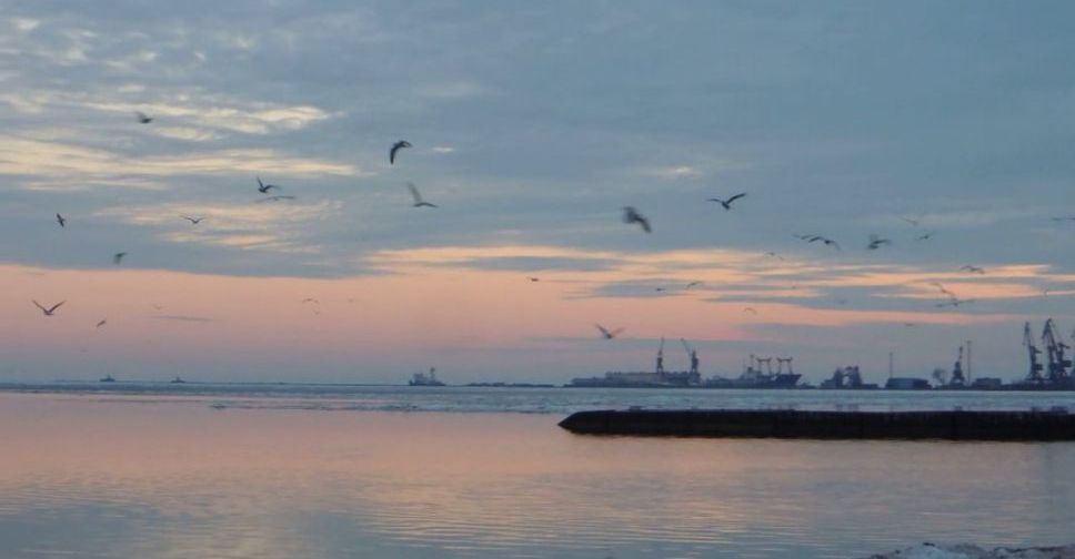 В Мариуполе дорогу к морю перекрыли из-за ремонта: как добраться к берегу на общественном транспорте?