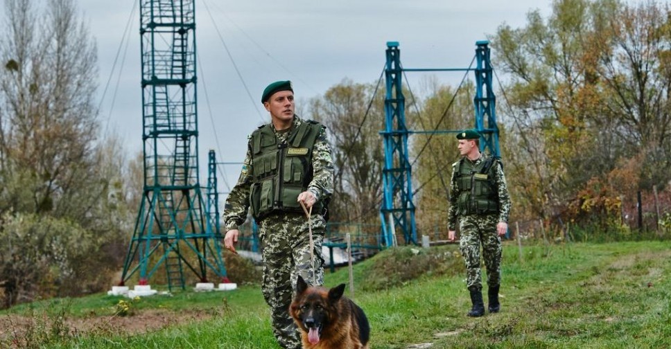 На трех КПВВ одни и те же люди несколько раз пытались дать взятку
