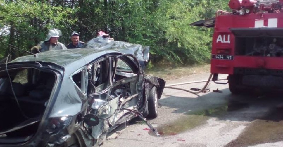 На убитой мариупольской трассе в страшном ДТП погибли 2 человека (ФОТО)
