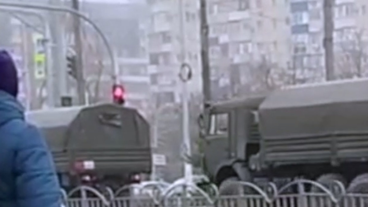 Через Маріуполь пройшла військова техніка  – який напрямок фронту посилюють росіяни