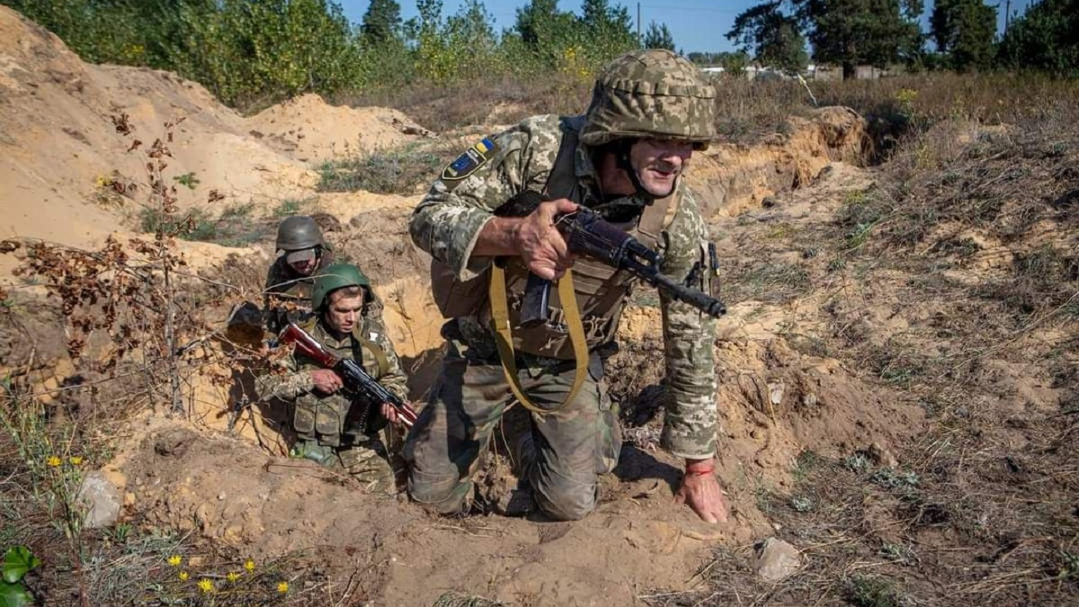 ЗСУ мали успіх під Бахмутом та відбили 14 атак на Мар’їнку і Новомихайлівку на Донеччині – карта