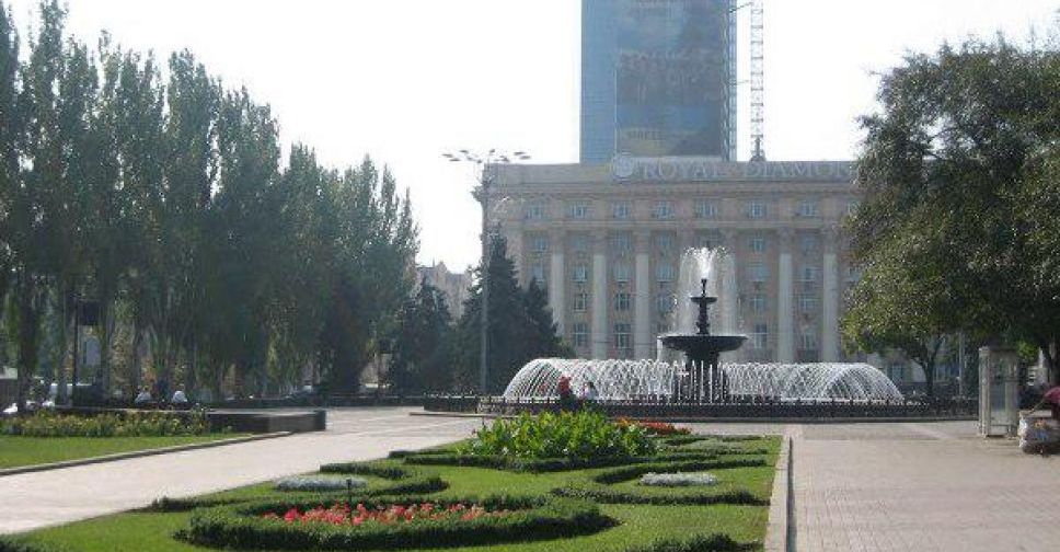 В центре Донецка вывесили флаг Украины и включили национальный гимн (ВИДЕОФАКТ)