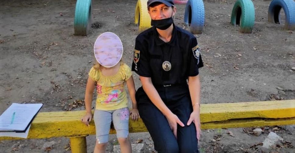 В Мариуполе мама и бабушка отказались забирать девочку из детского сада