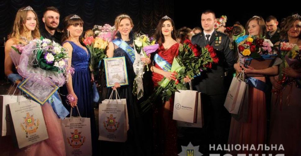Сильные и красивые: в Мариуполе выбраны лучшие женщины-офицеры (ФОТО)
