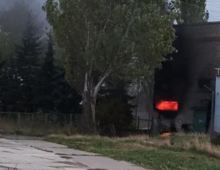 Маріупольські партизани знову в дії: спалено трансформатор, що живив бази окупантів 