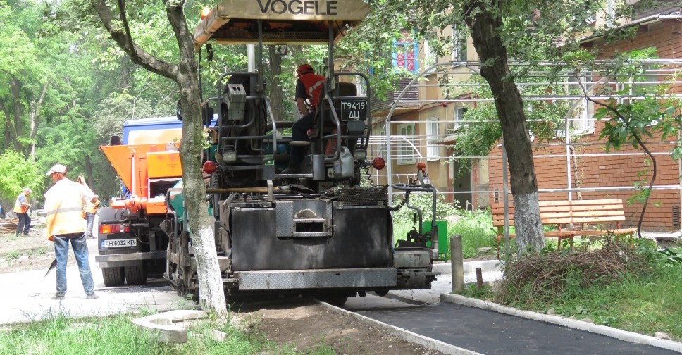 В Мариуполе «Автодор» благоустроит 106 дворов ОСМД (ФОТО)