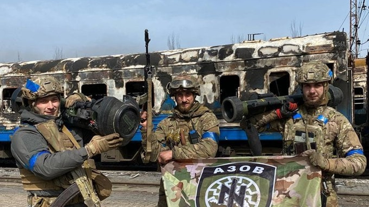 Утримання залізничного вокзалу та обстріл армією РФ складу МКЧХ: якою була 34 доба оборони Маріуполя