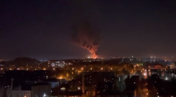 Російського воєнкора поранено під Донецьком після вибухів