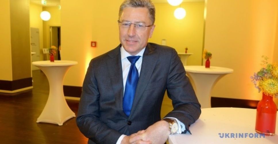 Волкер: Россия хочет взять под контроль доступ к Мариуполю  