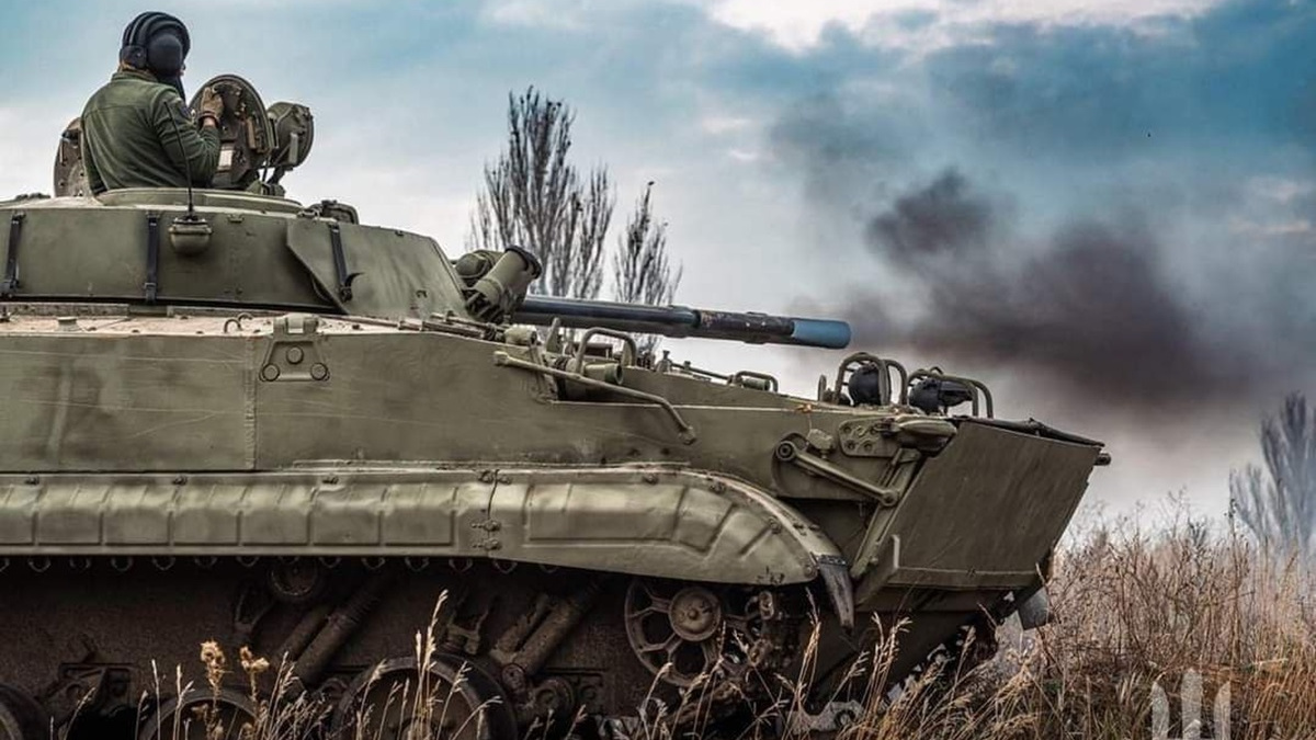 Росіяни продовжують спроби оточити Авдіївку та тиснуть у районі Мар’їнки - карта