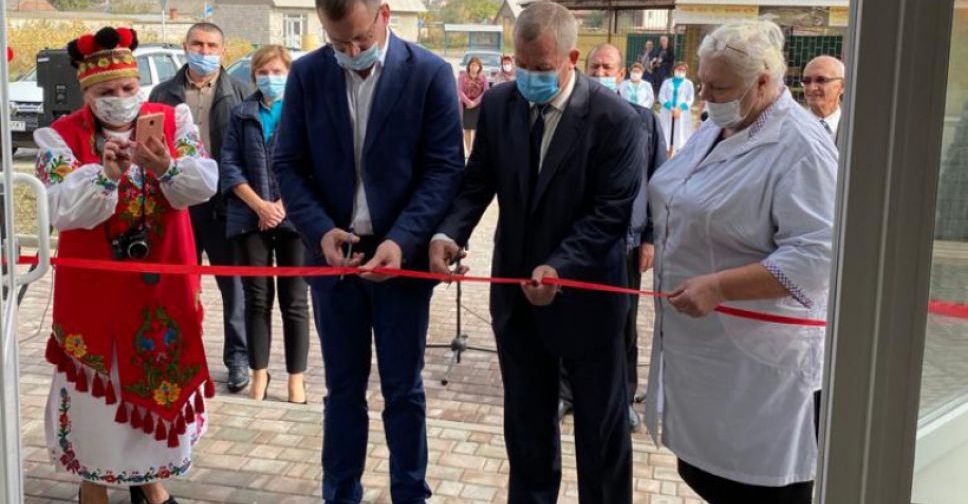 В поселке под Мариуполем открыли современную амбулаторию 