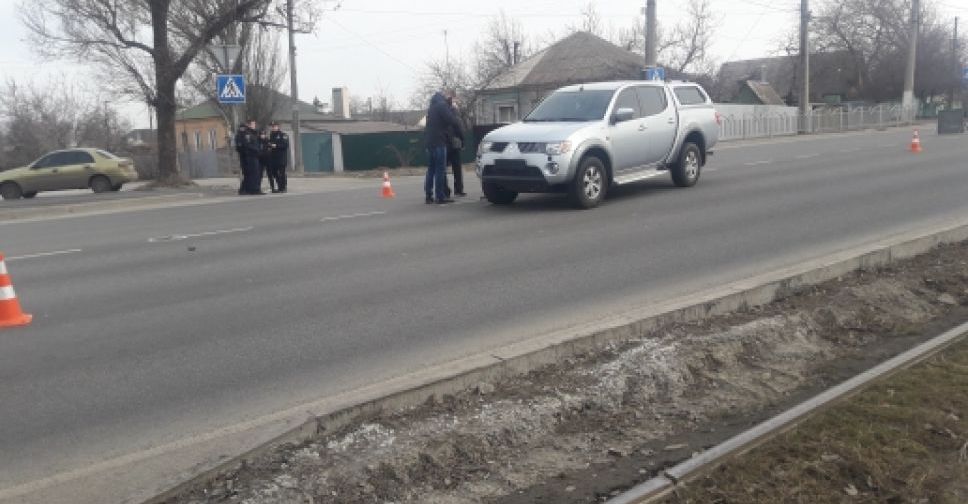 В Мариуполе на пешеходном переходе пикап сбил двух девочек (ФОТО)