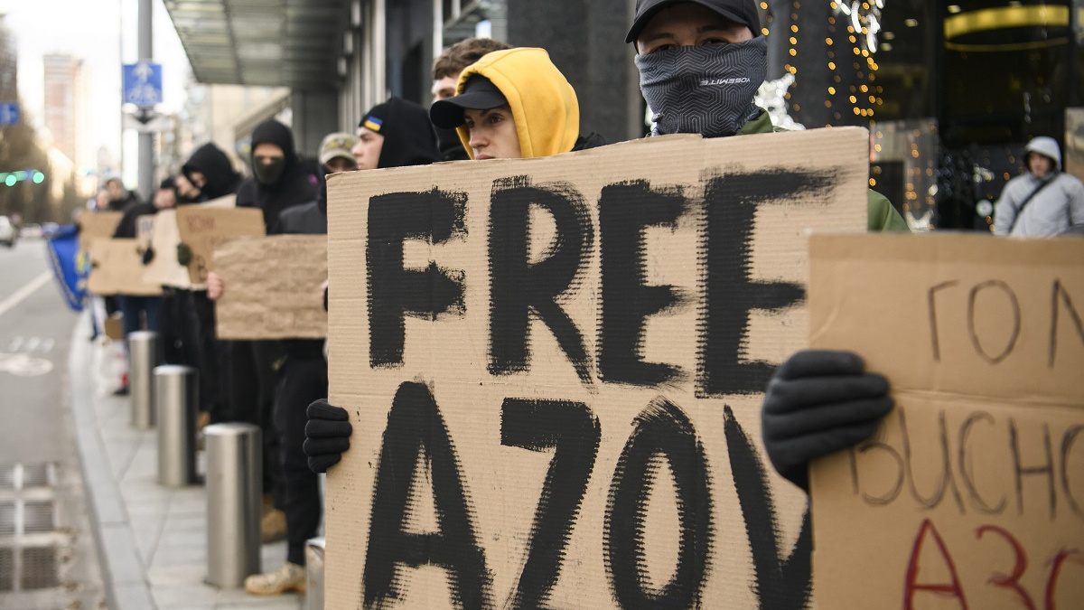 В Україні проходять акції на підтримку полонених захисників Маріуполя – як долучитися