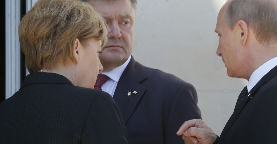 Порошенко при свидетелях спросил Путина о возможном наступлении на Мариуполь