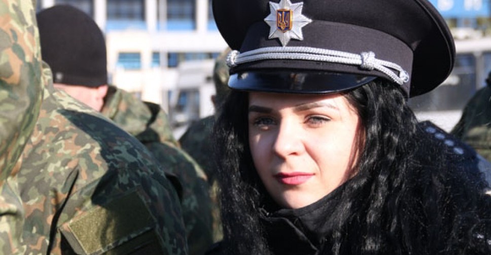 Прибывшие в Мариуполь молодые лейтенанты впервые вышли на патрулирование улиц