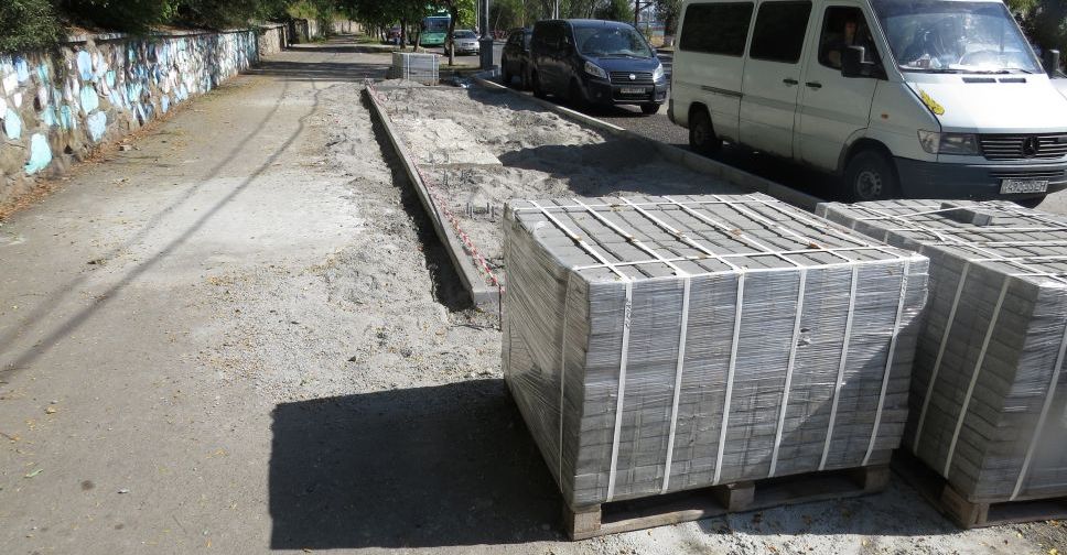 Для мариупольцев с инвалидностью установят две специализированные остановки у пляжа (ФОТО)
