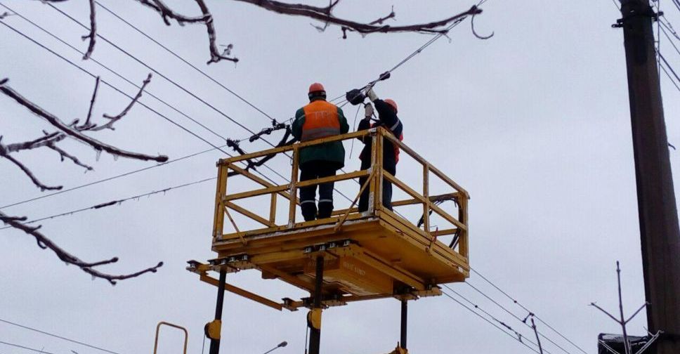 В Мариуполе возобновят движение электротранспорта не раньше вечера (ФОТО)