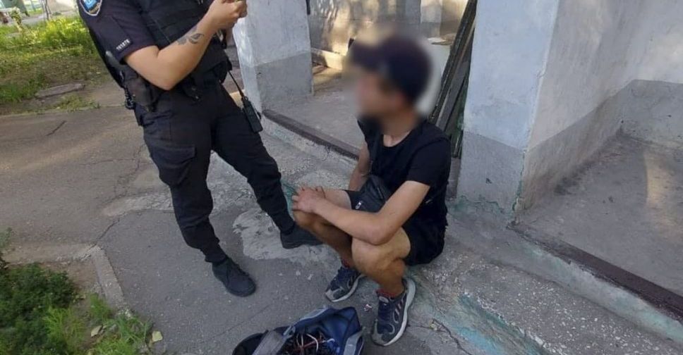 В Мариуполе подросток через окно забрался в чужую квартиру за ценными вещами