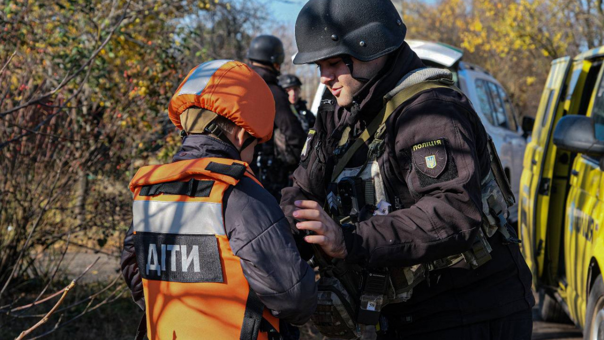 З прифронтових населених пунктів Донеччини залишилося евакуювати 128 дітей – подробиці