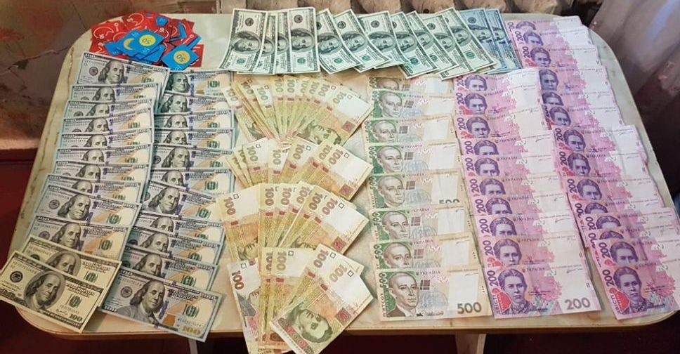 Проезд за «откат»: на КПВВ под Мариуполем перевозчиков обобрали на 600 тысяч грн (ФОТО)