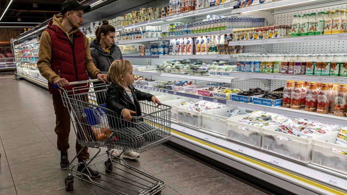 Ціни вгору – від яких продуктів українцям доведеться відмовитися на новорічні свята