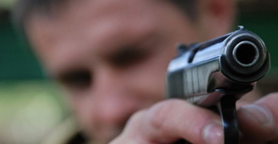 На Пашковского в Мариуполе снова подстрелили мужчину (ДОПОЛНЕНО)