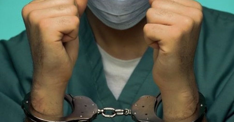В Мариуполе направлены в суд дела о взятках судмедэкспетов и покупке портом очень дорого металлолома  