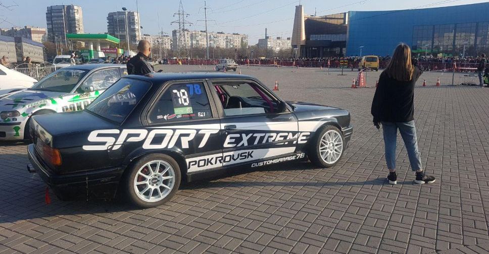 В День автомобилиста в Мариуполе организовали фигурное вождение (ФОТО+ВИДЕО)