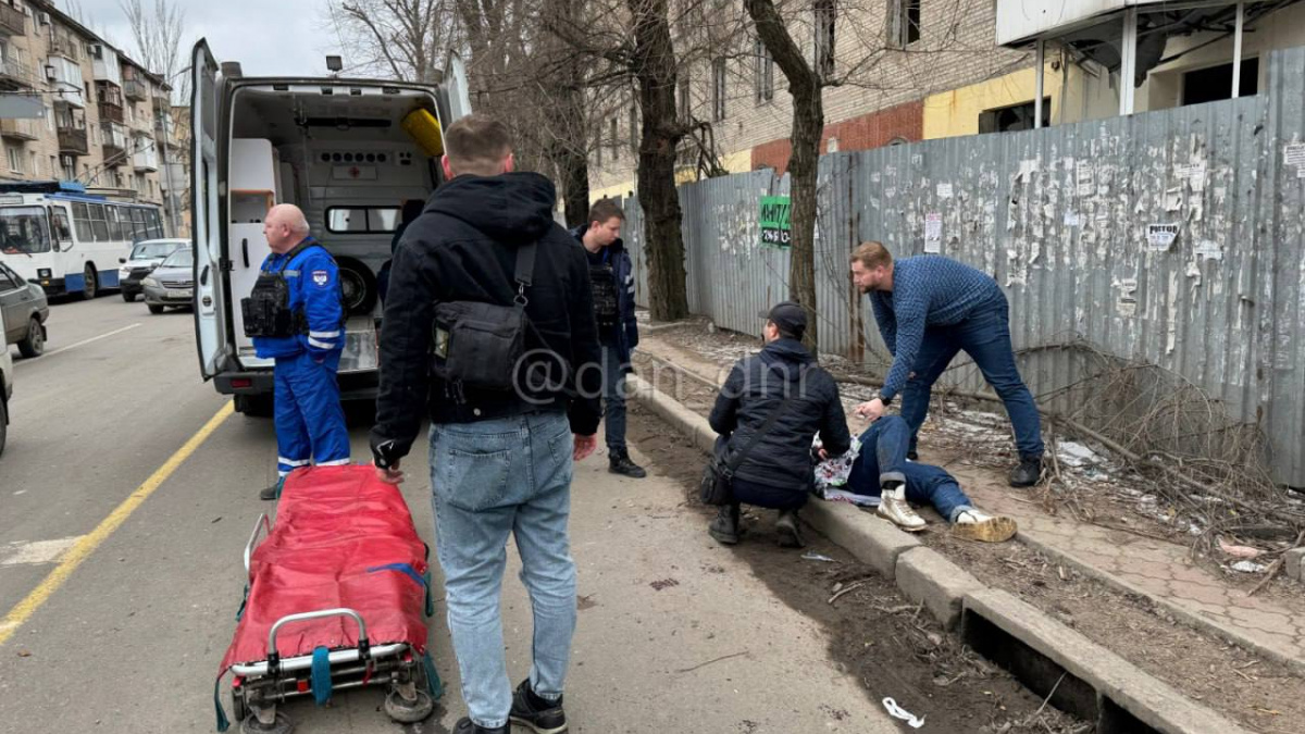 Донецьк потрапив під обстріл – повідомляють про загиблого та поранених