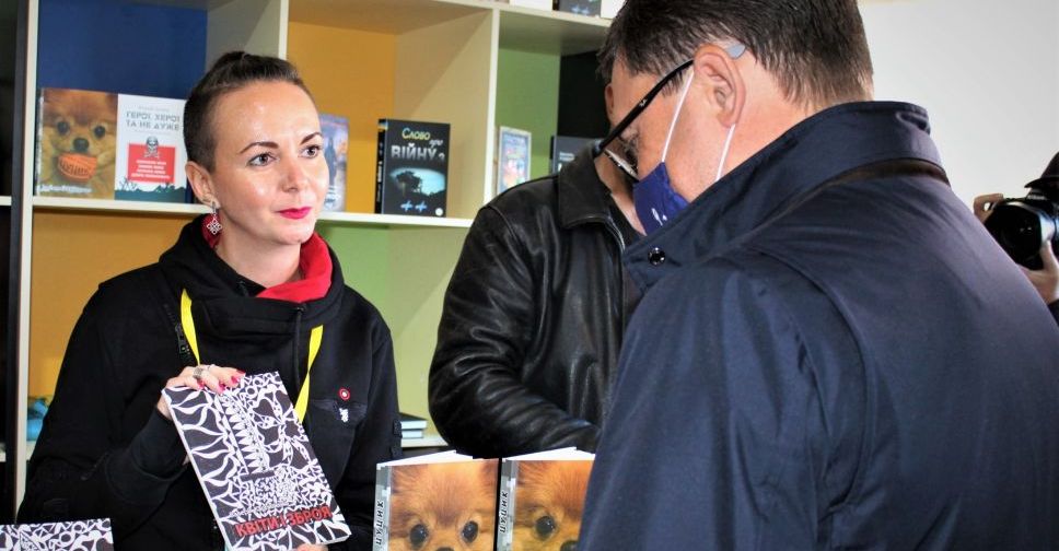 Книжная ярмарка и брокант: в центре Мариуполя можно сделать покупки «для души»