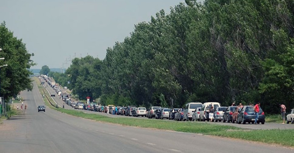 Свыше 700 автомобилей застряли на КПВВ Донецкой области, - Госпогранслужба