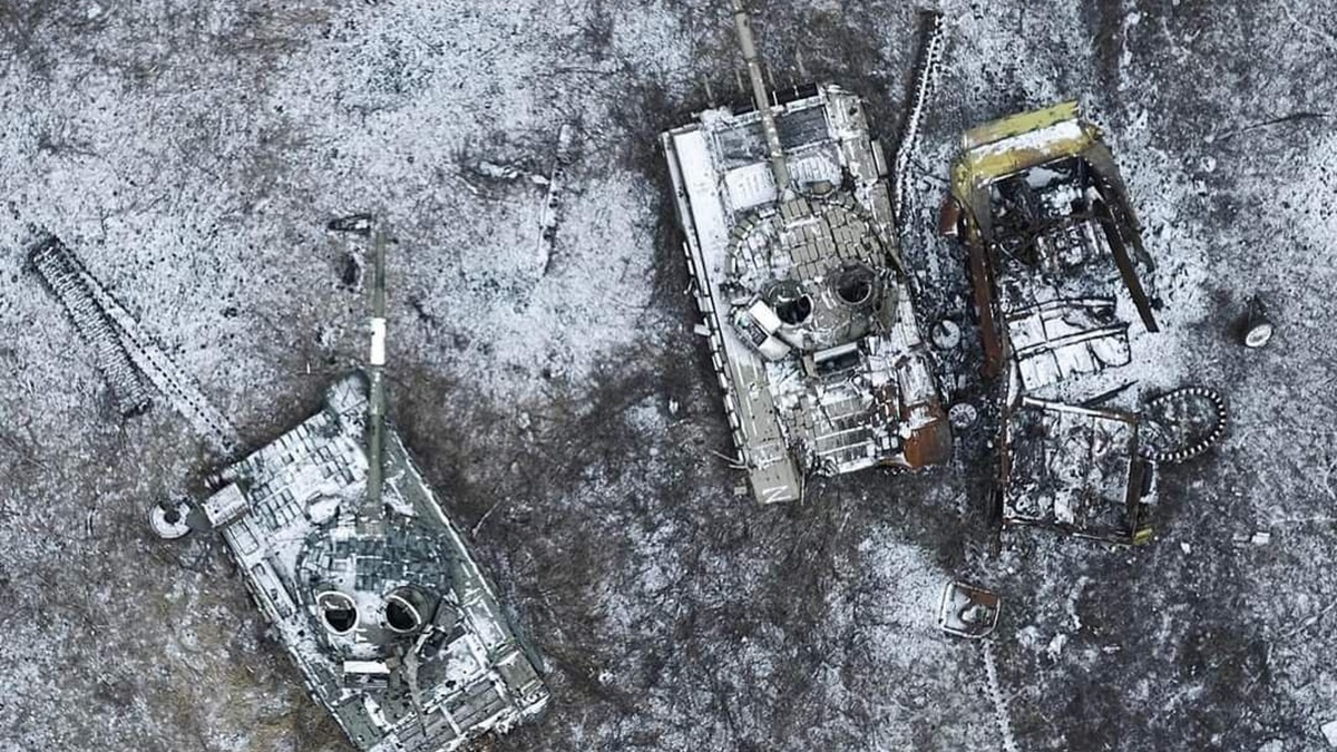 Росіяни атакували Авдіївку колоною на чолі з танком-смертником – деталі та карта