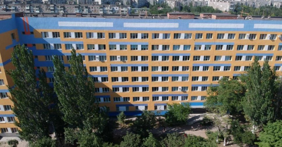 В больницы Мариуполя поступают десятки раненых, есть детские жертвы