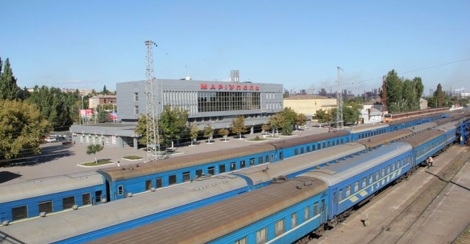 «Хватит делать выручку таксистам»: мариупольцы просят улучшить транспортное сообщение с ж/д вокзала