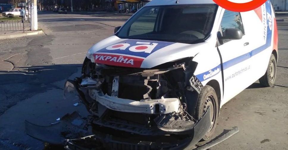 В Мариуполе не поделили перекресток два авто