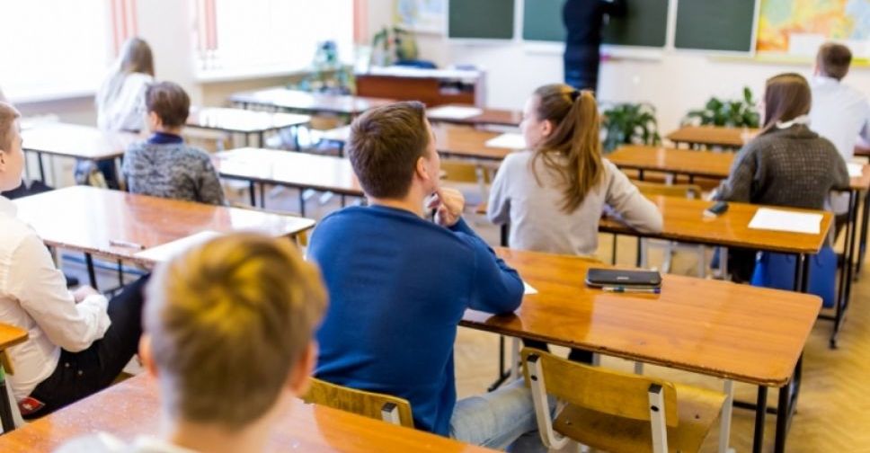 Одаренные дети Мариуполя и их учителя получат увеличенные денежные выплаты
