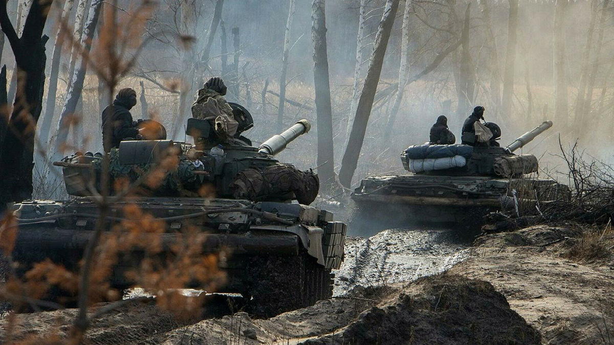 Бої за Авдіївку – ворог кидає все більше танків, але оточити місто не виходить