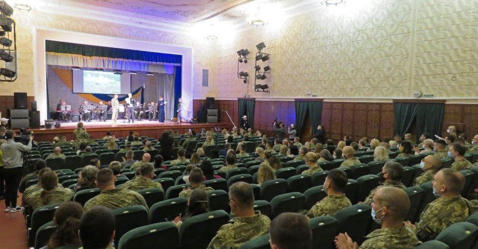 В мариупольской камерной филармонии зазвучал оркестр в честь украинских военнослужащих
